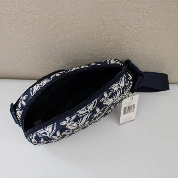 Tree Hut & Marc Jacobs Bundle Bid to $40 for Vera Bradley Belt Bag - Picture 5 of 5